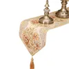 ヨーロッパスタイルのテーブルランナー豪華なカミノデメサゴールドシルク刺繍布ダイニングルームフラッグケムイン210709