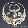 Kobiety Wedding Bridal Party Crystal Flower Gold Color Wisiorek Fine Oświadczenie Naszyjnik Kolczyki Bransoletka Pierścionki Zestaw Biżuterii H1022