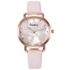 Orologi da polso Luxury Pink Heart Cinturino in pelle Orologio al quarzo Moda Orologi da donna Per donna Bracciale nero Orologi da studente Regalo Montre Femme