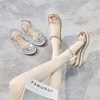 Kvinnor Sandaler 2021 Summer Designer Casual Gold Silver High Heels Wedges Rivet Open Toe R200