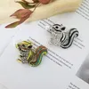 Pins, broscher Pearl Squirrel Brosch Fashion Forest Rhinestone Personlighet Ryggsäck Badge Cartoon Lapel Pins Animal Enamel