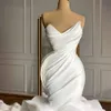 Abgestufte drapierte lange Schleppe Brautkleider Saudi-Arabien 2022 Robe De Mariee Türkische Couture Dubai Trägerlose Brautkleider Kaftane