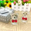50st baby flicka dusch gynnar kristall nallebjörn prydnad med röd bowknot i presentförpackning födelsedag souvenir nyfödda dop souvenirer