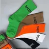Bonbons couleur lettre chaussettes pour cadeau fête Hip Hop Style femmes décontracté coton respirant chaussette de haute qualité