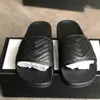 Kobiety Damskie Chaussures Gumy Plażowe Sandały Pluszczowe Buty Pearl Snake Mens Flip Flops Paski Sandal Causal Slide Fxola