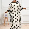 Abito lungo da donna Pizzo patchwork nero allentato all'interno Abiti con gilet bianco Plus Size Ladies African Fashion Robe Set di due pezzi 210416
