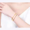 Aço inoxidável/ titânio Aço/ ouro cor/ prata Banges redondas simples/ para mulheres Bangl de pulseiras de superfície lisa/ fosca douradas