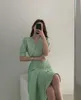 Casual Dresses A-Line Puff Sleeve Pläterad Klänning V-Neck Midi Robe Sommar 2021 Kläder Elegant Slim Office Lady Vestidos