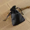 50 pçs / lote 7x9 10x12 16x20 cm Preto branco bolsa de cetim cordão sacos de jóias malotas maquiagem wig embalagem saco de presente impressão