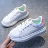 barn Sneakers pojke flicka Reflekterande svart vit sammetssvans metallisk silver gyllene regnbåge flerfärgat gummi Falt Snörning Casual Platform Skor