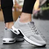 2021 Moda Poduszka Buty do biegania Oddychające męskie Kobiety Designer Black Navy Blue Grey Sneakers Trenerzy Sport 39-45 W-1713