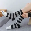 Nuevos calcetines de algodón de invierno divertido estampado gato pata calcetines calientes kawaii lindo casual feliz moda diseñador calcetines para hombres mujeres y1119