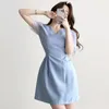 Sommar Kvinnor Svart Patry Prom Elegant V-Neck Back Bow Slips Waist Stitching Spliced ​​Sleeve Mini Dress Sweet 16W1029 210510