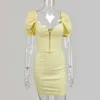 Colysmo Robe de soirée jaune Femmes Vintage Col carré Manches courtes Avant Zippé Sexy Moulante Été Push Up Mini es 210527