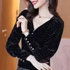 Z długim rękawem Velor Bluzka Zimowa Ubrania Kobiet Bluzka Kobiety BluSas Mujer De Moda V-Neck Black Dot Bluzka Koszula Blusa D694 210426