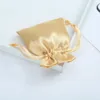 10pcs ornamento pacchetto di raso borse disegnabili giallo / grigio / bianco / nero sacchetto di immagazzinaggio con coulisse sacchetti di gioielli per il regalo della festa nuziale