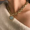 Punk multi skiktad pärla choker halsband krage uttalande jungfru mary mynt kristall hängsmycke halsband kvinnor smycken objekt
