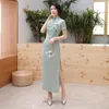 Etnisk Kläder Lady Sexig Satin Qipao Klassisk Broderi Flower Chengsam Vintage Blå Kinesisk Klänning Slim Lång Vestidos Gown Plus Size 3XL 4X