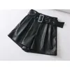 Vintage Black PU Cuir Shorts Femmes avec ceinture Faux Short Taille Haute Casual Lâche Mini 210521