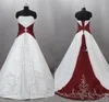 czerwone i białe suknie ślubne