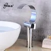 Grifos de lavabo de baño mezclador de lavabo de cascada fría grifo de agua de mesa de latón chapado doble de un solo orificio necesario para