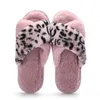 Partihandelsklassiker Vinter Inomhus tofflor för kvinnor Snöfur Slideshus Utomhus Girls Ladies Furry Slipper Flat Platforms Comfortes Shoes Sneakers 36-41