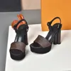 Modische Hausschuhe für Herren und Damen, Sandalen für Damen, Flip-Flops für Damen, Hausschuhe in Schwarz, Weiß, Rot, Grün, Plus-Boxen 2009022