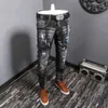 Amerikanska streetwear mode män jeans retro svart grå elastisk smal passform målade designer byxor patch fickor hip hop byxor