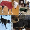 Winter Warm Hond Kleding Waterdicht Dikke Hondjas Kleding Rood Zwarte Hondenjas met Leash Hole voor Medium Large Dogs Greyhound 211013