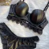 NXY Sexy Zestaw Sexy Gładki Pu Imitacja Skórzana Biustonosz Z Eyelash Koronki Mesh Metki Push Up Underwear Kobiety Bielizna Ustaw Medium Wyściełane B C D Kubek 1129