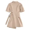 [EAM] Kadınlar Haki Sashes Zarif Asimetrik Elbise Çentikli Yarım Kollu Gevşek Fit Moda İlkbahar Yaz 1dD7871 210512