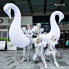 Amazing White Illuminated Walking Inflable Swan Figurino Parade Animal Balão vestível soprar Cygnus Puppet com luz LED para evento