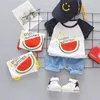 Klädsuppsättningar sommarstil Baby Girls Boys Barnkläder Härlig vattenmelon T-shirt Shorts Spädbarn Barn Mode Kostym Tracksuits1