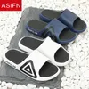 ASIFN Hommes Mode Plage Pantoufles Été Maison Simple Couple Tongs En Plein Air Salle De Bain Antidérapant Solide Hommes Chaussures Chanclas Hombre Y0427