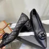Designer Flower Decor Mary Janes per scarpe da donna Décolleté in pelle da donna con punta a punta Scarpe con tacco quadrato Scarpe in stile classico di lusso