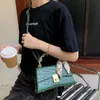 여성을위한 크로스 바디 스톤 패턴 PU 가죽 Crossbody 가방 2021 럭셔리 품질 스카프 장식 어깨 가방 레이디 디자이너 핸드백 토트 백