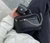 Axelväskor Självgjord Original Street Trend Nisch Functional Chain Bag Kvinna Crossbody Dark Wind Chest Small Square