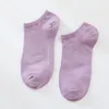 Chaussettes courtes invisibles en coton d'été pour femmes minces bonbons couleur unie chaussettes de bateau de mode respirant décontracté mignon chaussette de cheville