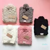 New Knit Scarf e Hat Top Quality Mulheres Winter Lenço Fashion Christmas Chapéus Terno Full Knit Chapéu Quente Mulheres Beanie com Pom-Pom
