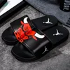 Basketbal Voetbal Ster Logo Sport Slippers Merk Designer Heren Mode Vrije Tijd Comfortabele Rubberen Sandalen Strandlide Non-Slip Flippers Outdoor Home Schoenen