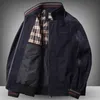 Högkvalitativ jacka Mäns 96% bomullsfjäderhöst Löst stor storlek Jacka Middle Aged Men's Casual Wear Winter Clothes 211025