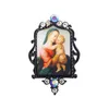 Pins, broscher Vintage Mother Mary Filigree Brosch 30 * 45mm Handmålade Virgin Baby Jesus Christian Collar Tie Tack Lapel Pin W / Crystal