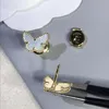 S925 Orecchino a forma di forme a forma di farfalla d'argento con guscio bianco per le donne Regalo di gioielli da sposa Presentato Box Stamp PS4807