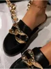 Tofflor Mules Skor Kvinnor Lägenheter Designer Slides Storlek 43 Vit Svart Luxury Big Chain Sandals MODA FEMININA VERAO 2021 PANTOULE