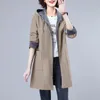 Trench da donna Donna Primavera Autunno Cappotto con cappuccio 2022 Moda Cuciture larghe Donna Taglie forti Giacca a vento con cerniera casual