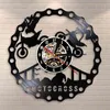 Motocross Racing Brappp Decor Orologio da parete moderno Dirtbike Trick Riding Vinile Orologio da corsa Freestyle Motociclisti Regalo 210401