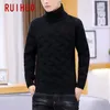 Ruihuo Pullover Turtleneck Men Kläder Turtle Halsrockar Hög Krage Stickad Sweater Koreansk Man Kläder M-3XL Vår