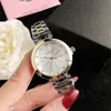 Relojes de marca Mujer Chica Hojas Estilo en forma de corazón Metal Acero Banda Cuarzo Reloj de pulsera de lujo KS 01257N