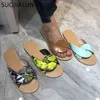 Suojialeun Kobiety Kapcie marki Lato Outdoor Flat Heel Beach Slides Rozrywka Wąż Wzór Otwórz Toe Flip Flops Duży rozmiar 40 C0330