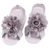 Mooie handgemaakte net garen kant bloemen barefoots sandalen mode eerste wandelaars ademende baby schoenen honderd dagen baby fotografie rekwisieten